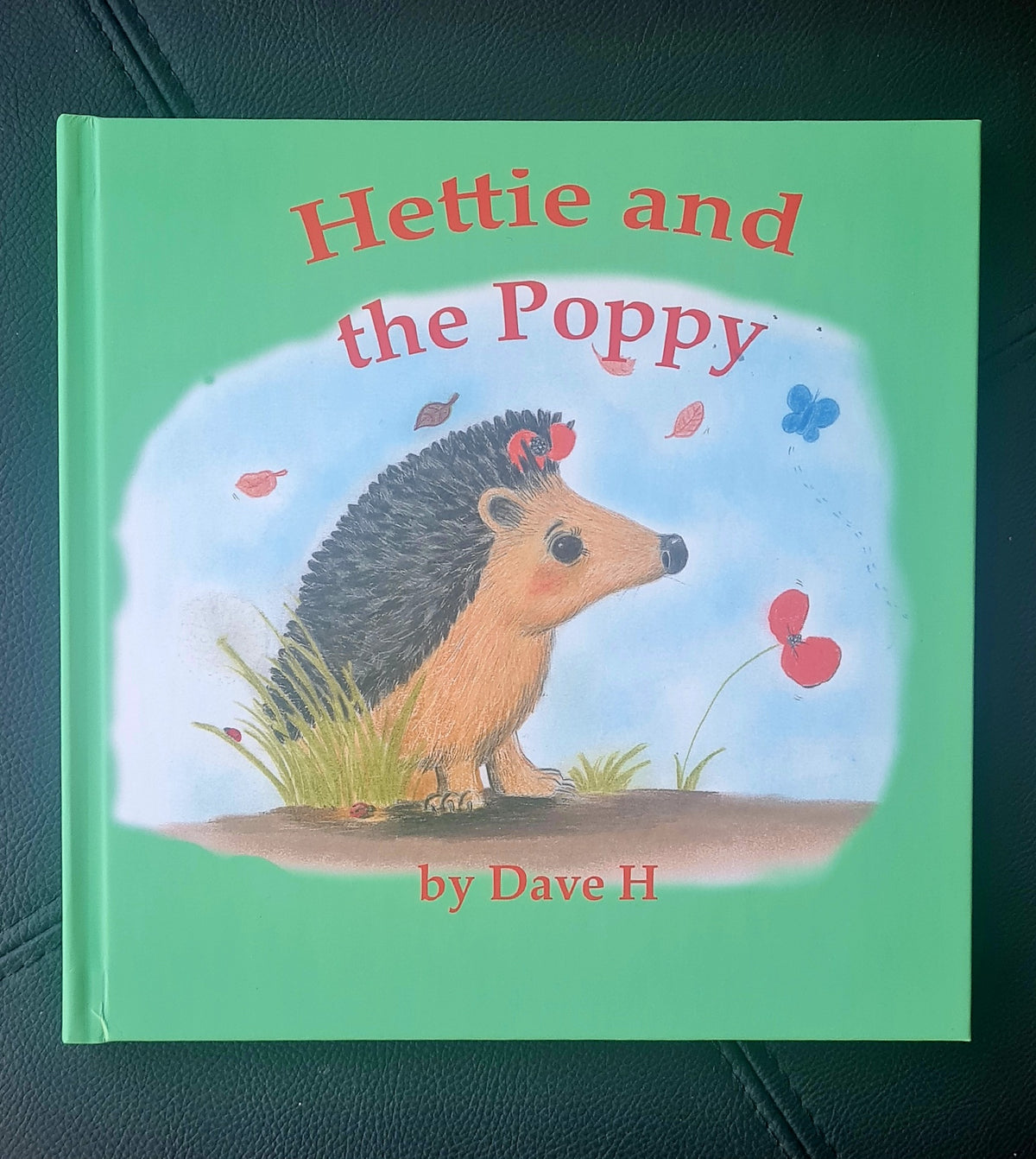 Pre-oder exclusive deluxe launch edition hardback book 'Hettie and the Poppy'